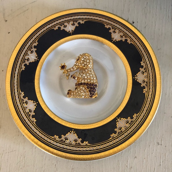 Vintage NAPIER BABY ELEPHANT Brooch ~ BOOK PIECE ✨ - Picture 3 of 8